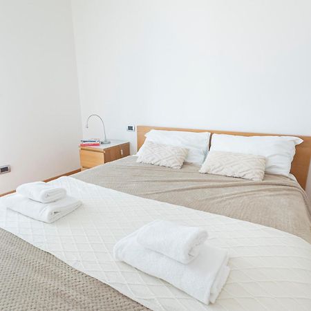 Luxury Apartment - Cesare Battisti 26A San Donato Milanese Exterior foto